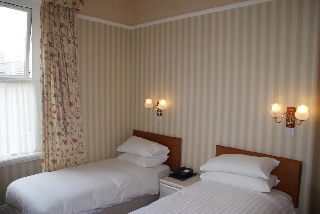 Queens Lodge ランディドノー エクステリア 写真
